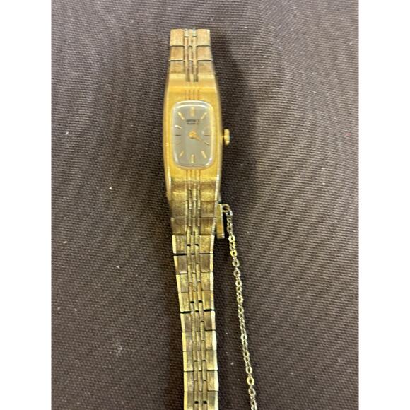 Vintage Seiko 1320-5629 Gold Tone Womens Watch!